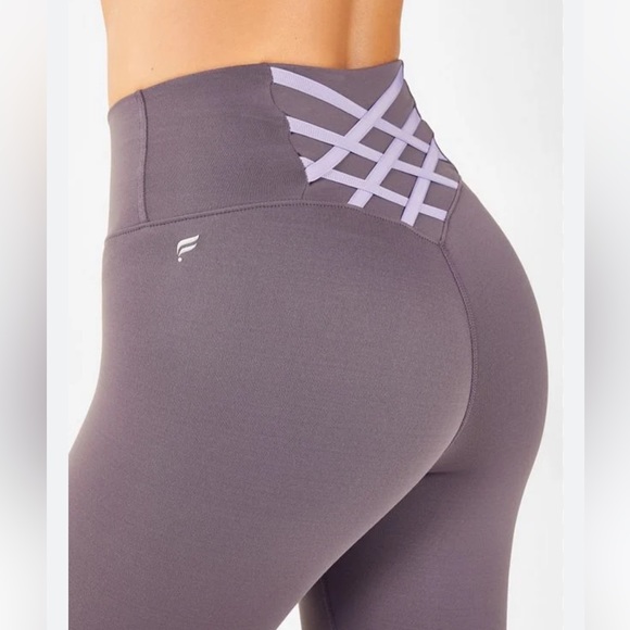 Fabletics Boost PowerHold High-Waisted cross cross Leggings - Picture 4 of 4